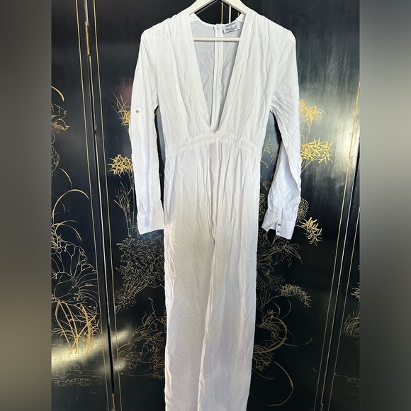 White romper - Picture 1 of 3